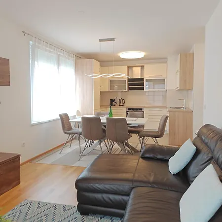 Urban Apartman